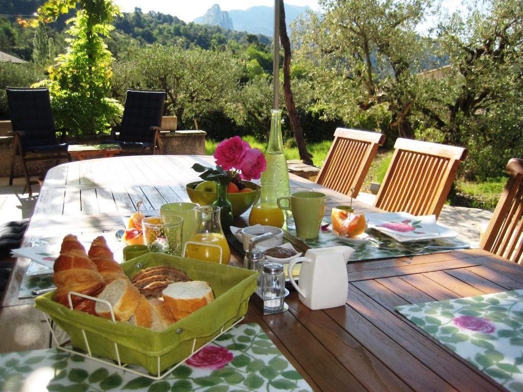 La Serenade บุยส์-เลส์-บาโรนนีส์ ภายนอก รูปภาพ