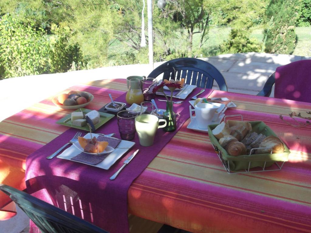 La Serenade บุยส์-เลส์-บาโรนนีส์ ภายนอก รูปภาพ